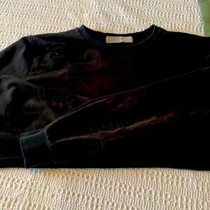 Black cropped girl sweater